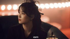 陆剧男神重现韩团「抖肩撒娇舞」萌翻　樱花树下被捧脸狂亲羞了！